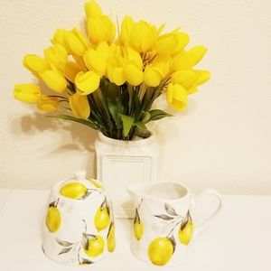 Lemon creamer and sugar